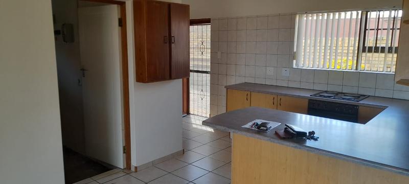 To Let 2 Bedroom Property for Rent in Heiderand Western Cape